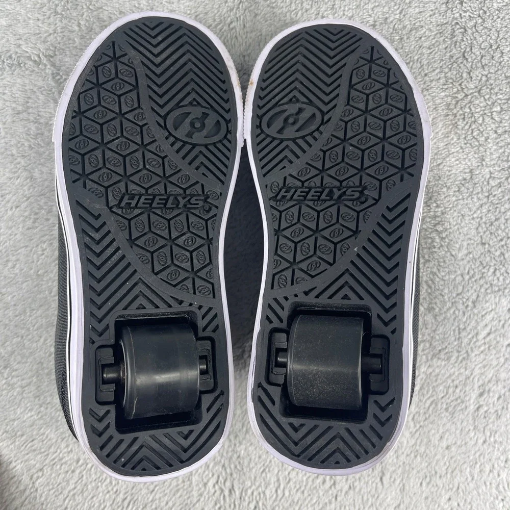 Heelys Skate Shoes Girls Size Yth 13c Solid Black Rainbow Logo Black Wheels